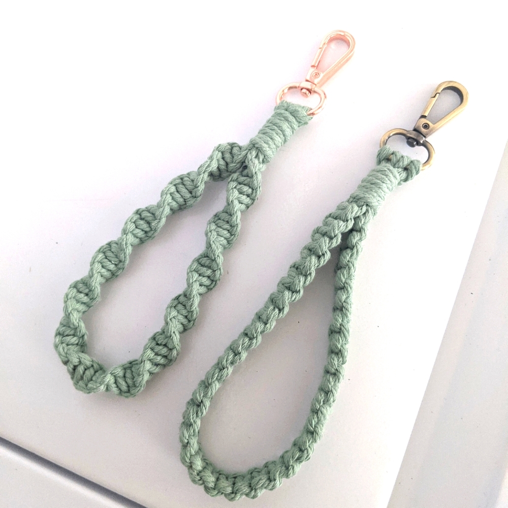 Set of 2 green macrame keychains handmade